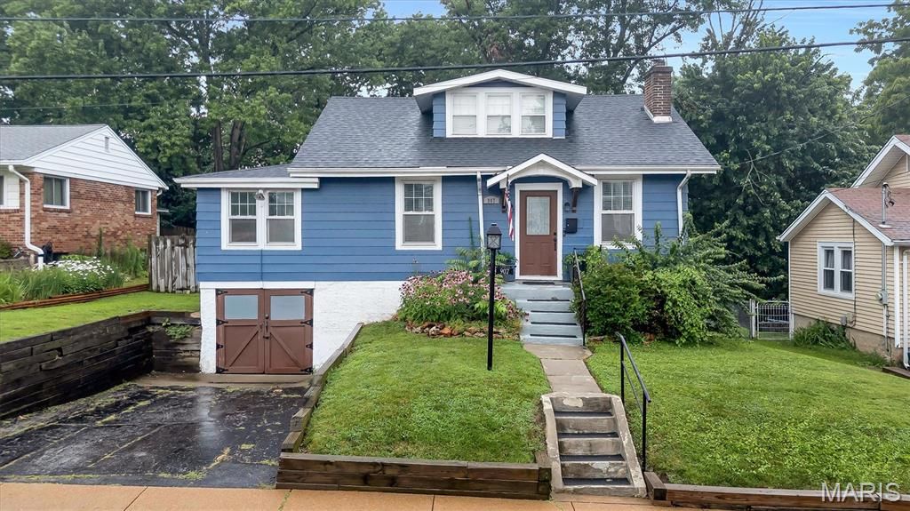 907 N Woodlawn Avenue, Kirkwood, MO 63122