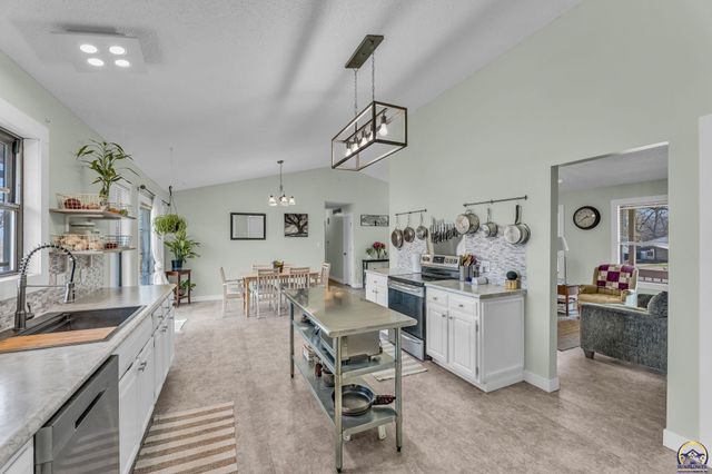 228 W Main ST, Carbondale, KS 66414