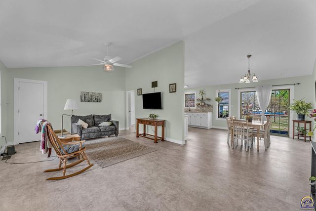 228 W Main ST, Carbondale, KS 66414