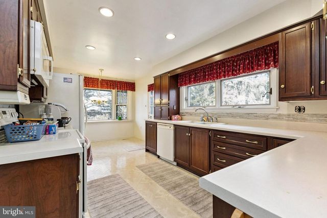 17167 SIMPSON CIR, Paeonian Springs, VA 20129