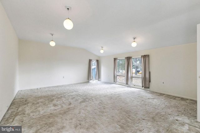 17167 SIMPSON CIR, Paeonian Springs, VA 20129