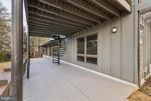 17167 SIMPSON CIR, Paeonian Springs, VA 20129