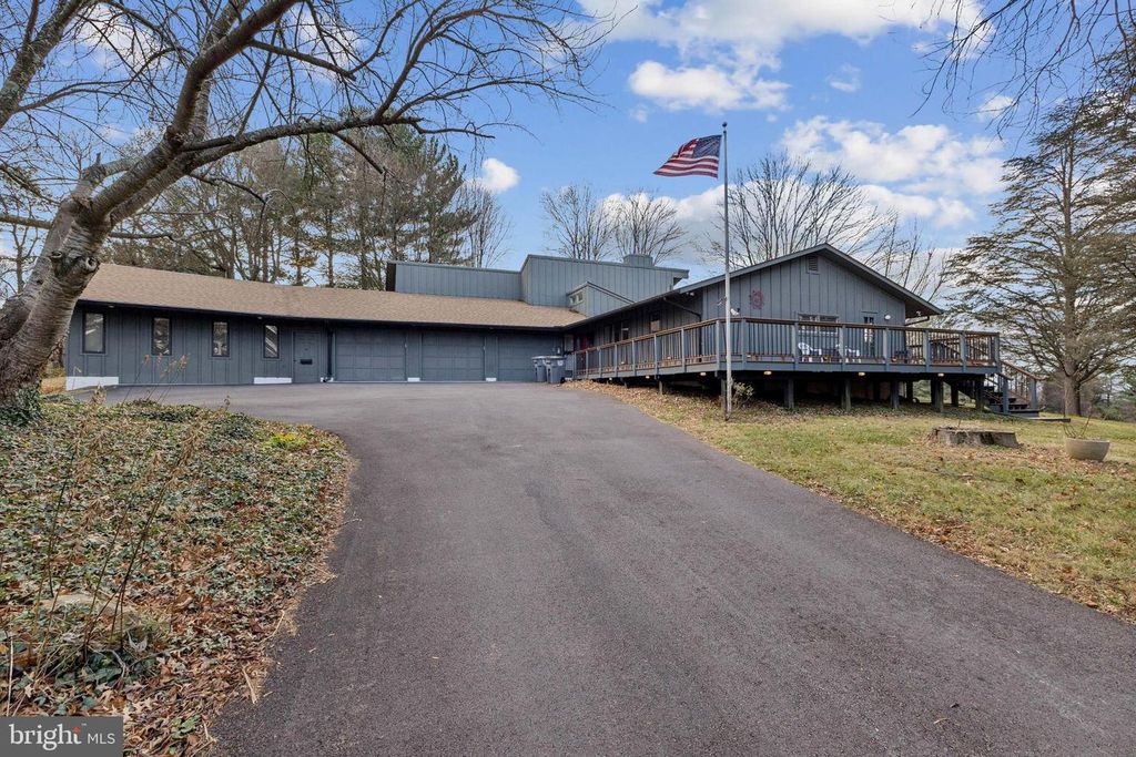 17167 SIMPSON CIR, Paeonian Springs, VA 20129