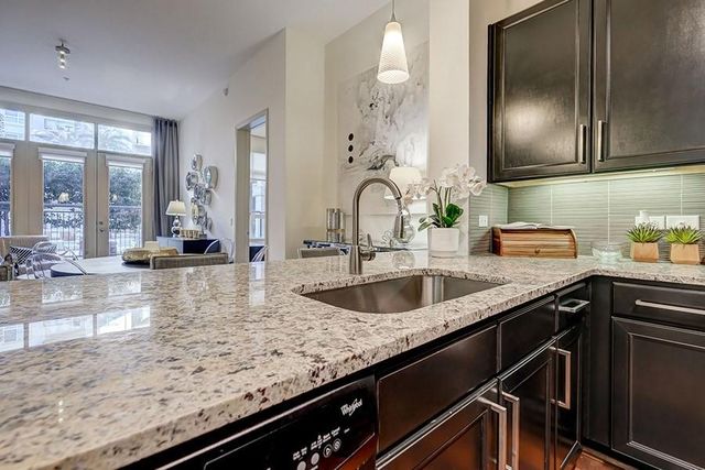 2801 Water Wall Drive B1, Houston, TX 77057