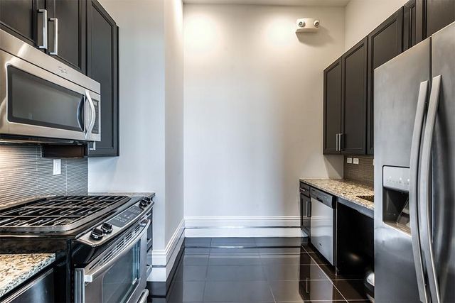 2801 Water Wall Drive B1, Houston, TX 77057