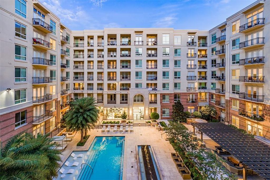 2801 Water Wall Drive B1, Houston, TX 77057