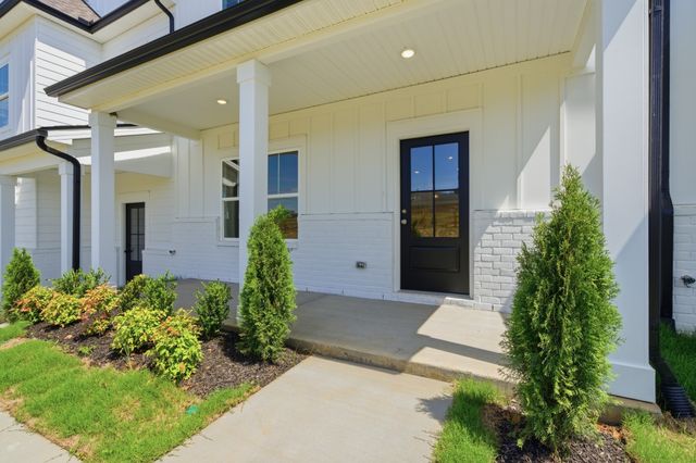 209 Martindale Ln, Clarksville, TN 37043
