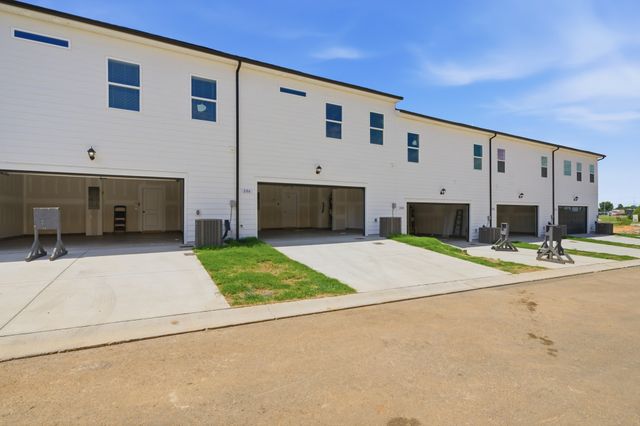 209 Martindale Ln, Clarksville, TN 37043