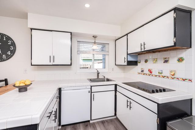 6224 Templeton Dr, Carmichael, CA 95608