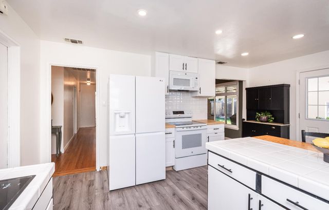 6224 Templeton Dr, Carmichael, CA 95608