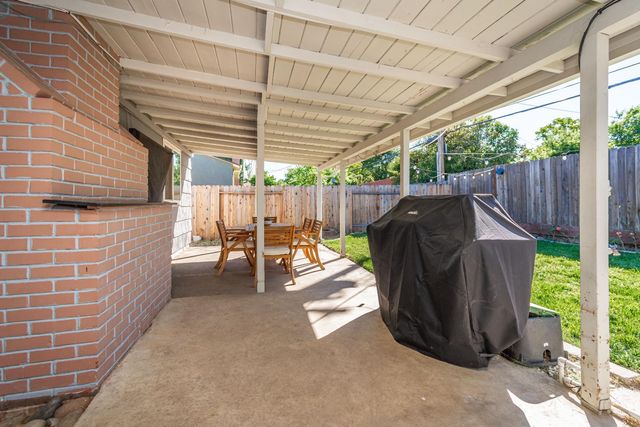 6224 Templeton Dr, Carmichael, CA 95608