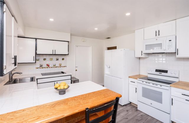 6224 Templeton Dr, Carmichael, CA 95608