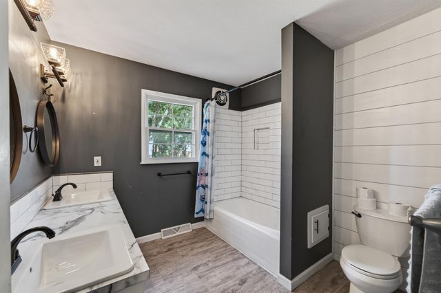 613 N Marguerite Pkwy, Derby, KS 67037