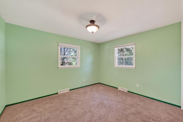 613 N Marguerite Pkwy, Derby, KS 67037