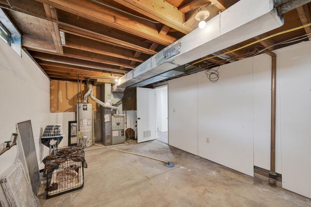 613 N Marguerite Pkwy, Derby, KS 67037