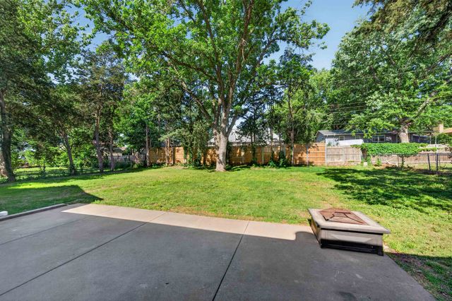 613 N Marguerite Pkwy, Derby, KS 67037