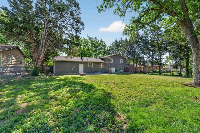 613 N Marguerite Pkwy, Derby, KS 67037