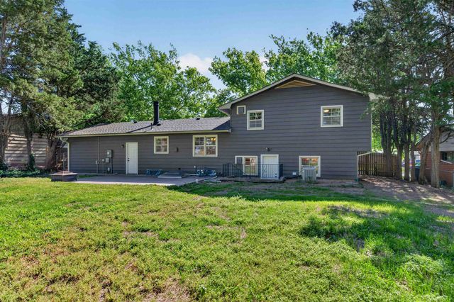 613 N Marguerite Pkwy, Derby, KS 67037