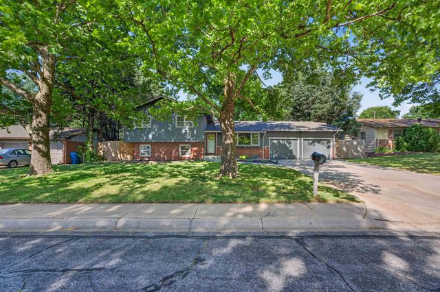 613 N Marguerite Pkwy, Derby, KS 67037