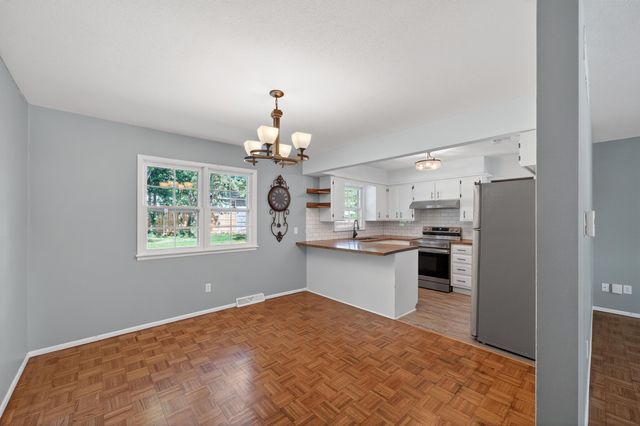 613 N Marguerite Pkwy, Derby, KS 67037