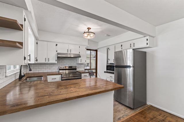 613 N Marguerite Pkwy, Derby, KS 67037