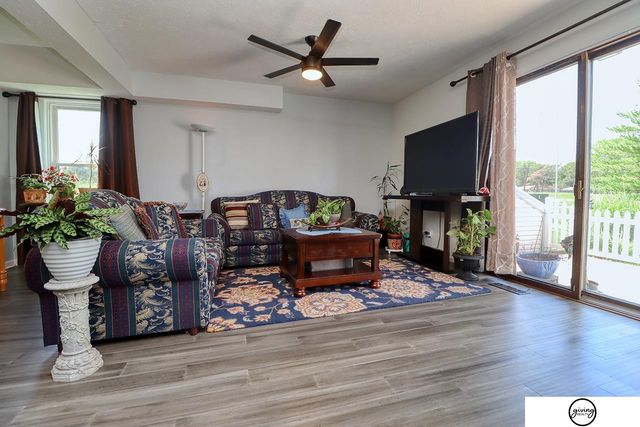 5600 Fairacre Court, Lincoln, NE 68506
