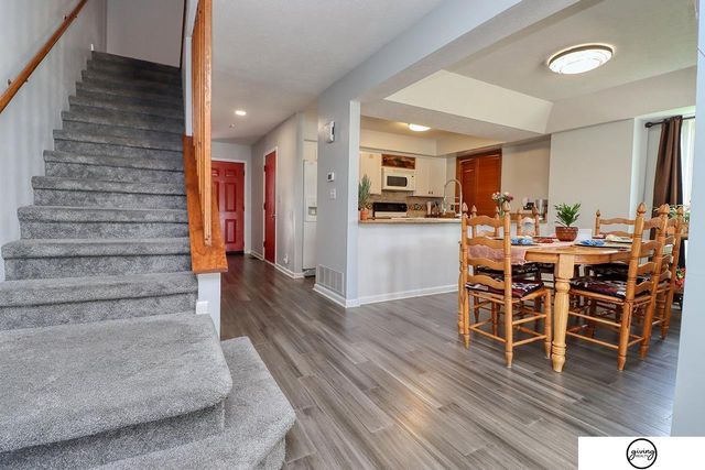 5600 Fairacre Court, Lincoln, NE 68506