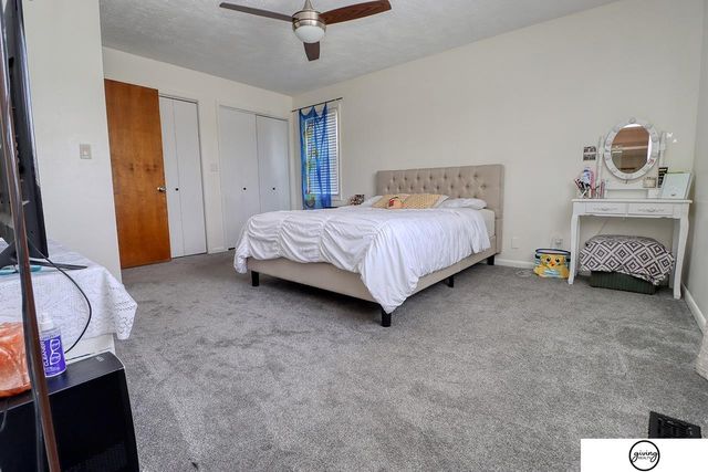 5600 Fairacre Court, Lincoln, NE 68506