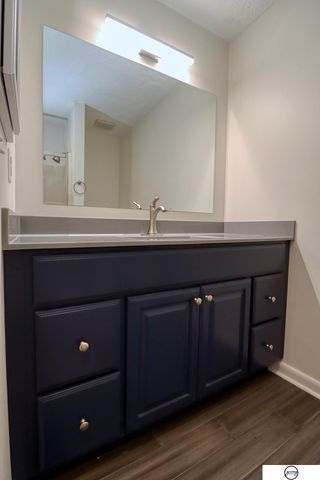 5600 Fairacre Court, Lincoln, NE 68506