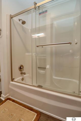 5600 Fairacre Court, Lincoln, NE 68506