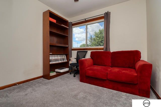 5600 Fairacre Court, Lincoln, NE 68506