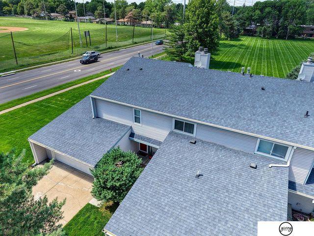 5600 Fairacre Court, Lincoln, NE 68506