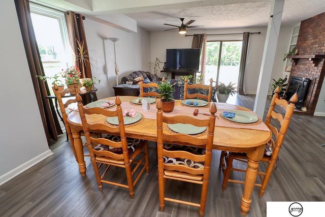 5600 Fairacre Court, Lincoln, NE 68506