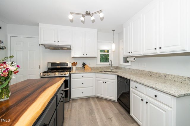 8009 Tobin Place, Raleigh, NC 27612