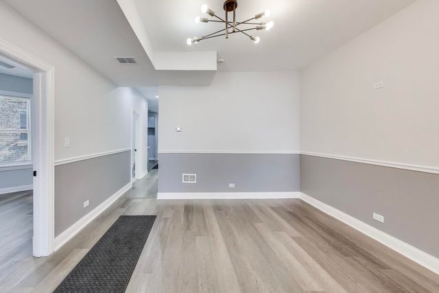 5317 W Van Buren Street, Chicago, IL 60644