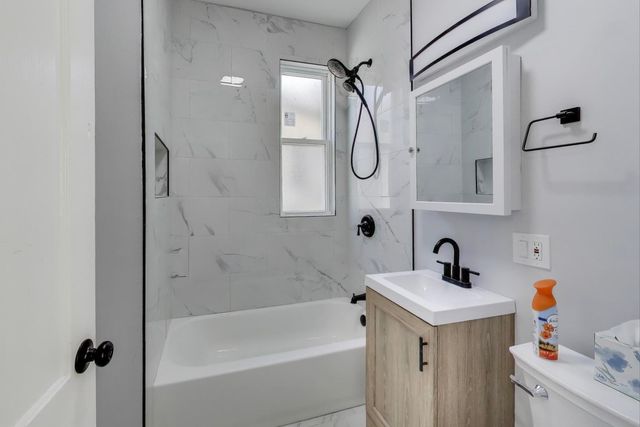 5317 W Van Buren Street, Chicago, IL 60644