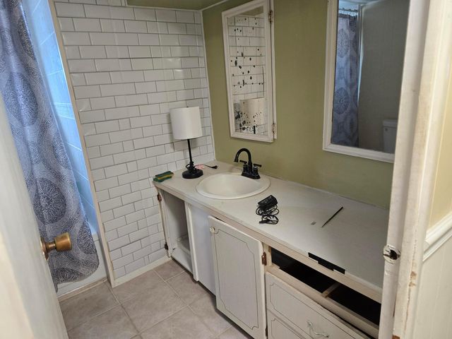 8122 SE Skylark Avenue, Hobe Sound, FL 33455