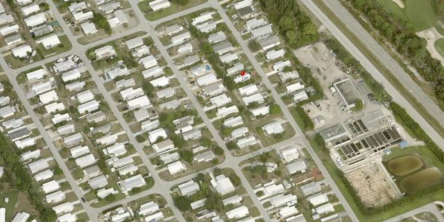 8122 SE Skylark Avenue, Hobe Sound, FL 33455