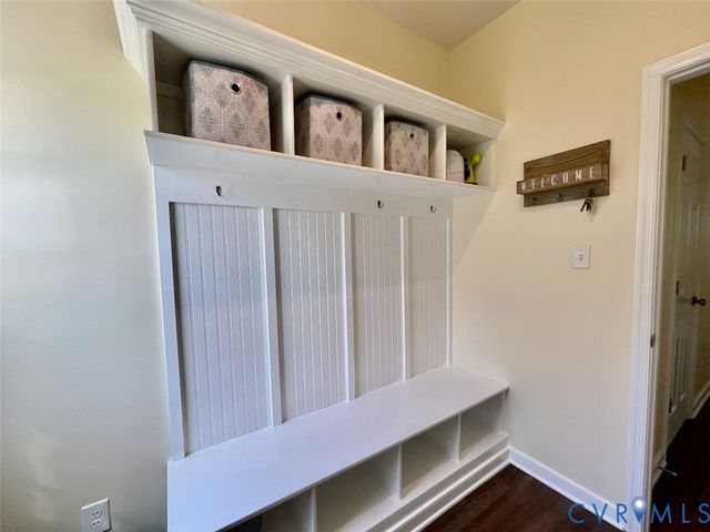 9506 Simonsville Rd, Midlothian, VA 23112
