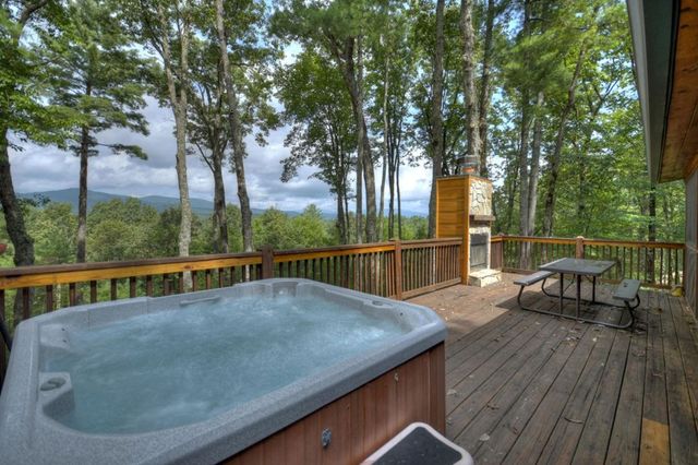 587 Candy Lane, Ellijay, IA 50512