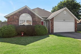 512 Topaz, Lowell, AR 72745