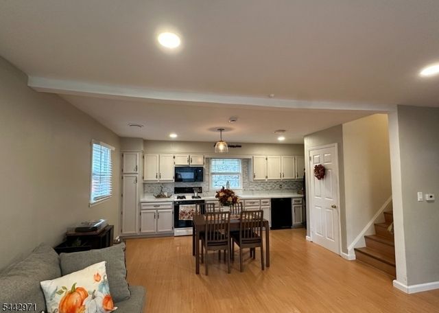 89 Knolls Rd, Bloomingdale Boro, NJ 07403