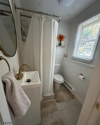 89 Knolls Rd, Bloomingdale Boro, NJ 07403
