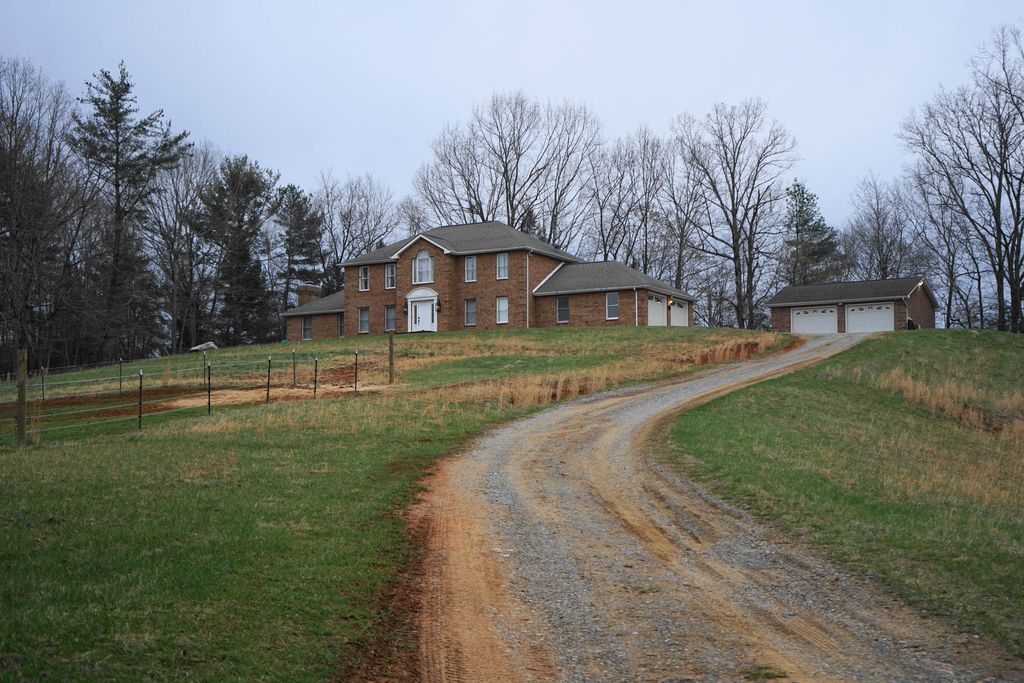 4670 Brookridge RD, Roanoke, VA 24014