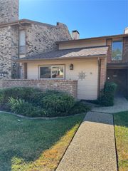 2018 Warnford Place, Arlington, TX 76015
