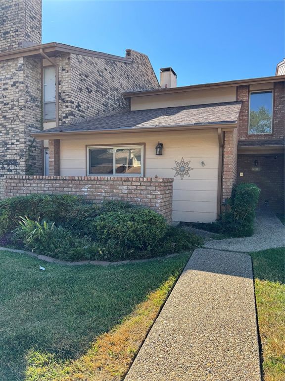 2018 Warnford Place, Arlington, TX 76015