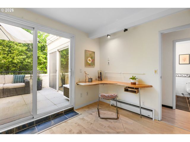 1947 Nw HOYT St, Portland, OR 97209