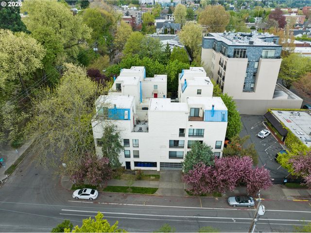 1947 Nw HOYT St, Portland, OR 97209