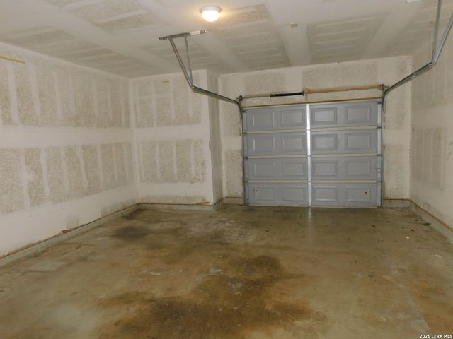 6850 Walnut Valley, San Antonio, TX 78242