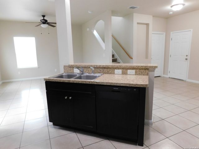 6850 Walnut Valley, San Antonio, TX 78242